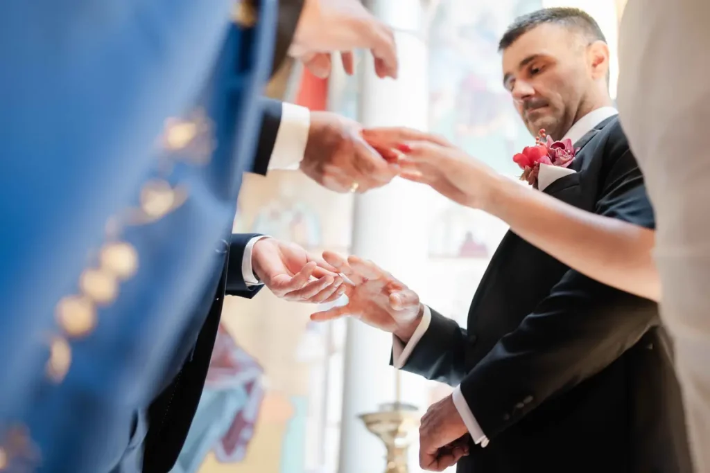 Отец-фотограф позволил девятилетней дочери провести свадебную фотосессию — результаты поразили всех