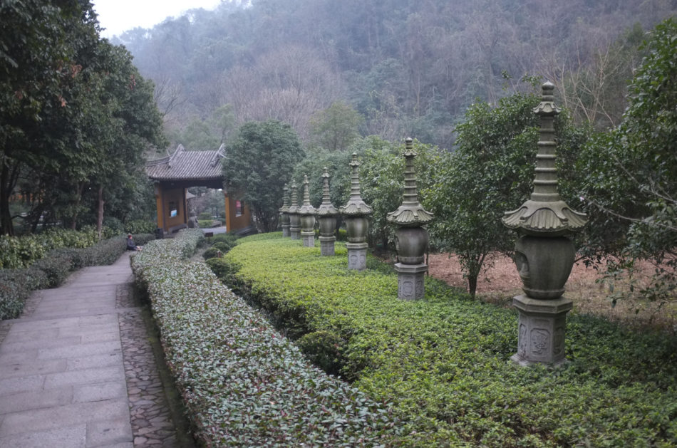 Монах Цзи Гун использовал сверхъестественные способности для наказания зла и содействия добру 