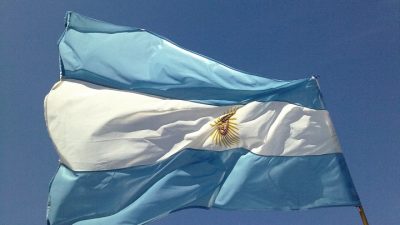Полиция задержала мужчину с мачете у резиденции президента Аргентины (видео)