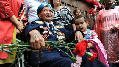 Достойные выплаты ветеранам ВОВ в Казахстане оказались важнее военного парада 9 Мая