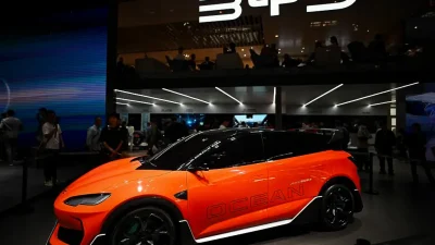 Байден резко повышает тарифы на китайские электромобили