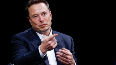 Ради свободы слова Илон Маск разбанил известного ультраправого блогера