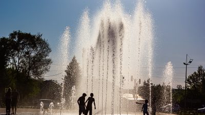 Супержаркие выходные и начало недели ожидают россиян в ряде регионов