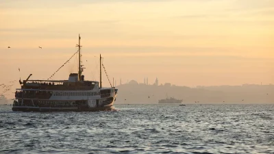 Паром с россиянами из Турции второй день не пропускают в порт Сочи