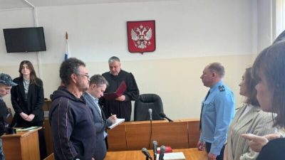 За оскорбление мальчика в шапке с буквой Z мужчину отправили в колонию