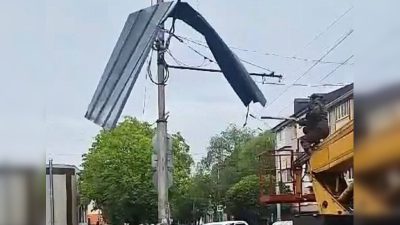 Режим ЧС ввели в Карачаево-Черкесии из-за урагана (видео)