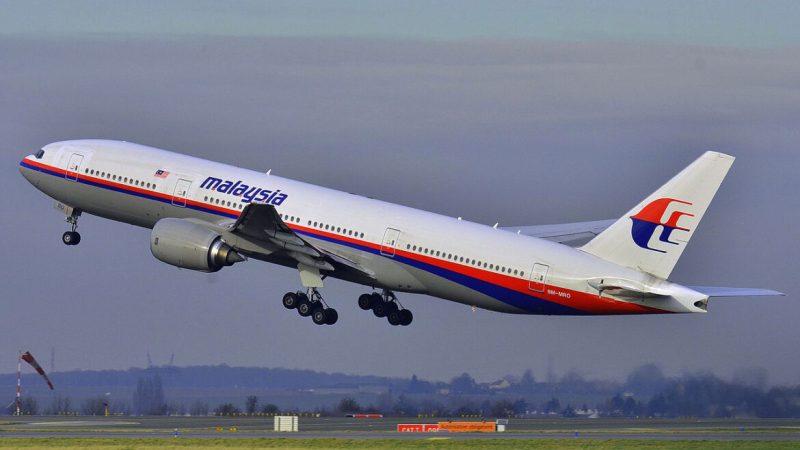 Самые загадочные исчезновения: что произошло? Рейс 370 авиакомпании Malaysia Airlines (MH370), на борту которого находились 239 человек, пропал без вести 8 марта 2014 года. (Image: via Wikipedia)