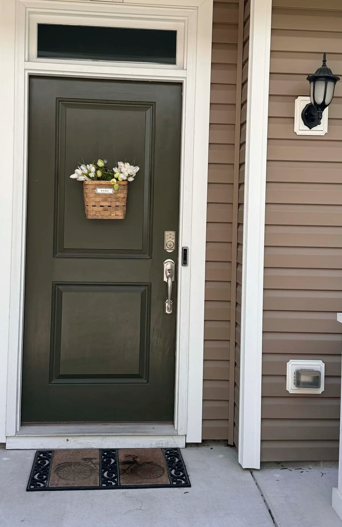 Молодые супруги превратили свой дом в винтажный коттедж и предпочитают неспешный образ жизни