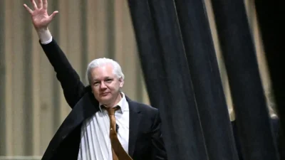 Ассанж возвращается в Австралию