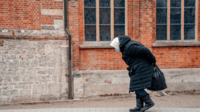 Шесть простых упражнений, которые помогут избавиться от сгорбленной спины