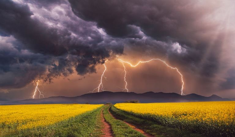 Действия предков могут навлечь несчастья на их семьи. (luciferhill via Shutterstock) | Epoch Times Россия