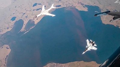 Российские и китайские военные самолёты перехвачены в зоне ПВО Аляски