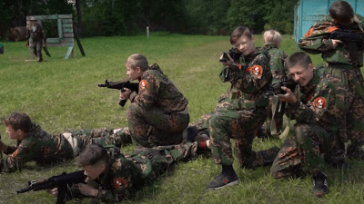 Минобороны: 140 тысяч подростков прошли военную подготовку в этом году