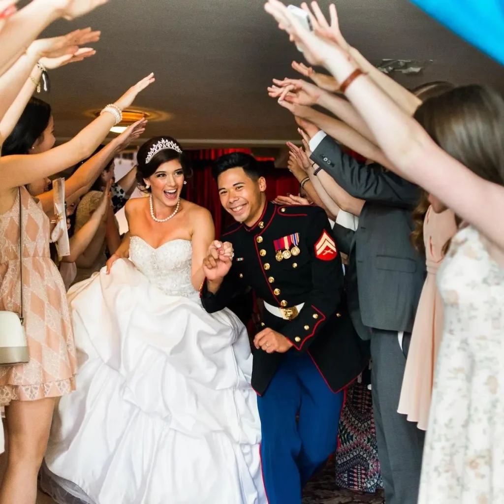 Добрые рисунки морского пехотинца вдохновляют детей всего мира любить прекрасное в искусстве