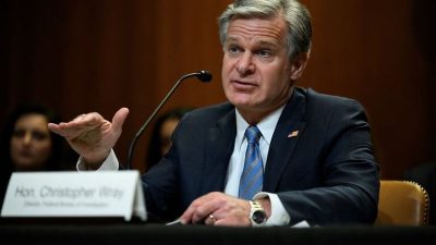 Директор ФБР: у стрелявшего в Трампа было 3 взрывных устройства и дрон