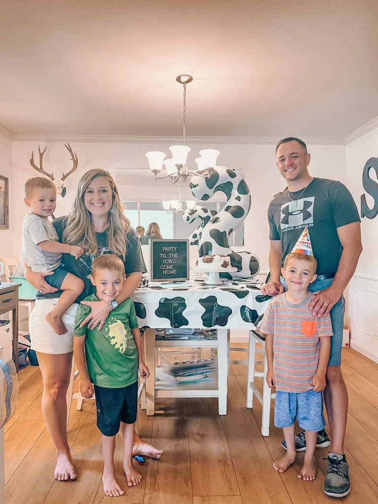 Супруги Странски со своими детьми. (Courtesy of Jamie Stransky) Крепкая дружба внука и деда