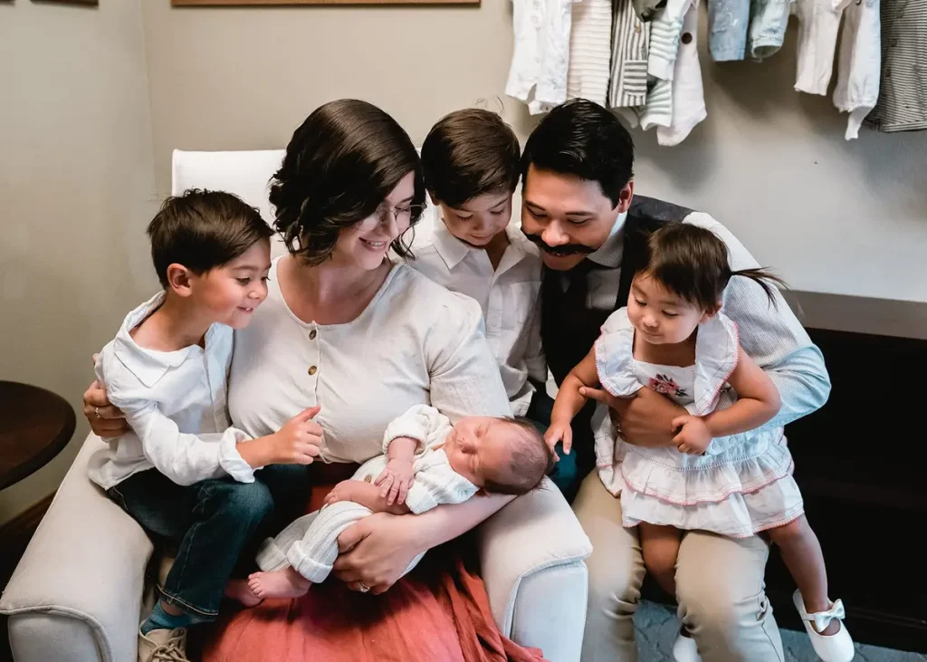 Добрые рисунки морского пехотинца вдохновляют детей всего мира любить прекрасное в искусстве