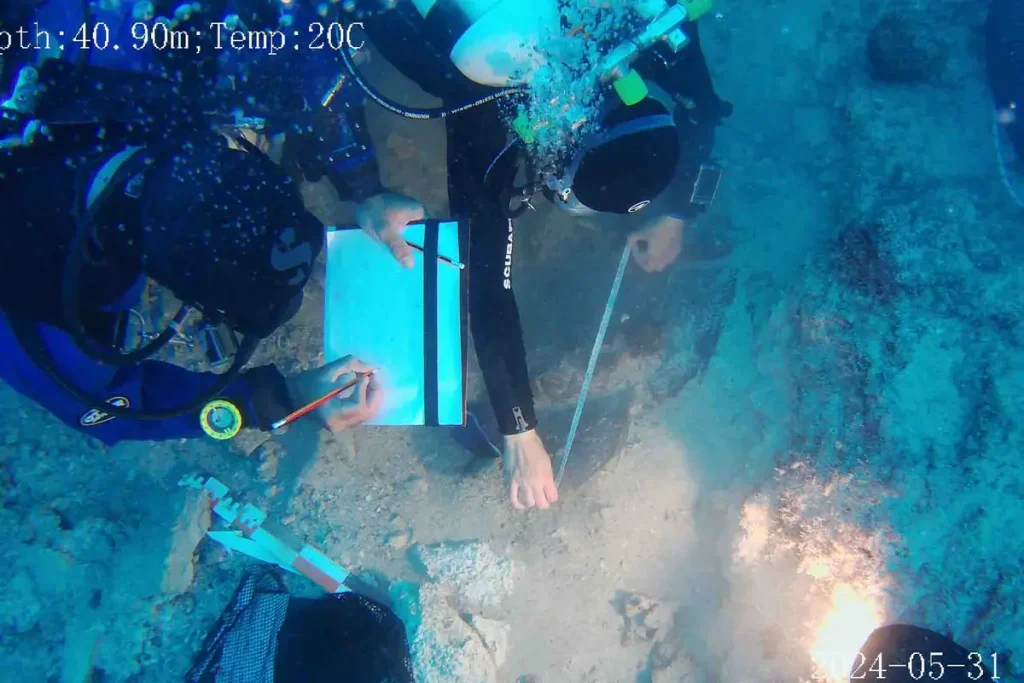 У берегов Греции обнаружен затонувший 2000 лет назад корабль с артефактами римской эпохи