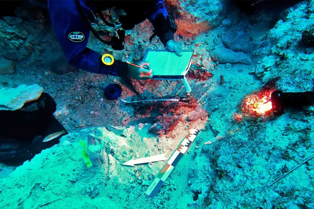 У берегов Греции обнаружен затонувший 2000 лет назад корабль с артефактами римской эпохи