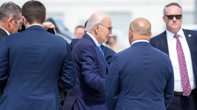 У Байдена COVID