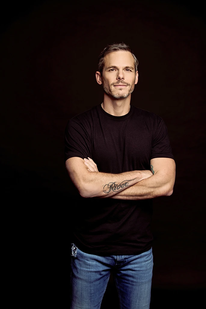 Река продолжает течь несмотря на многочисленные препоны