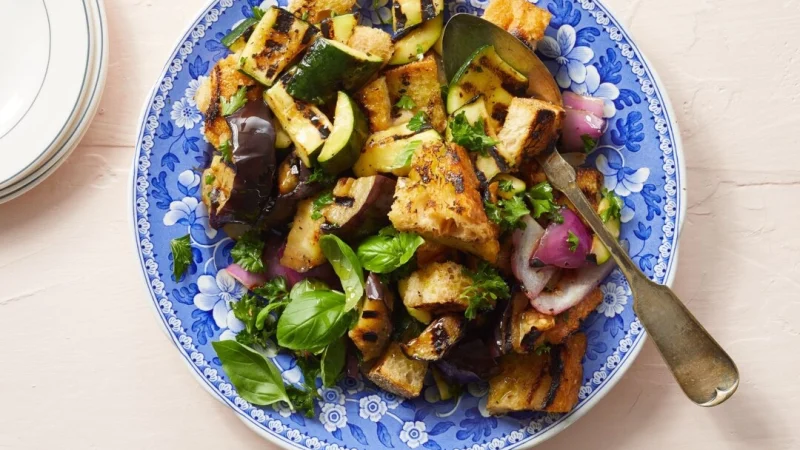 Сыр фета по желанию добавляет солёную нотку. (Brie Passano/TNS) | Epoch Times Россия