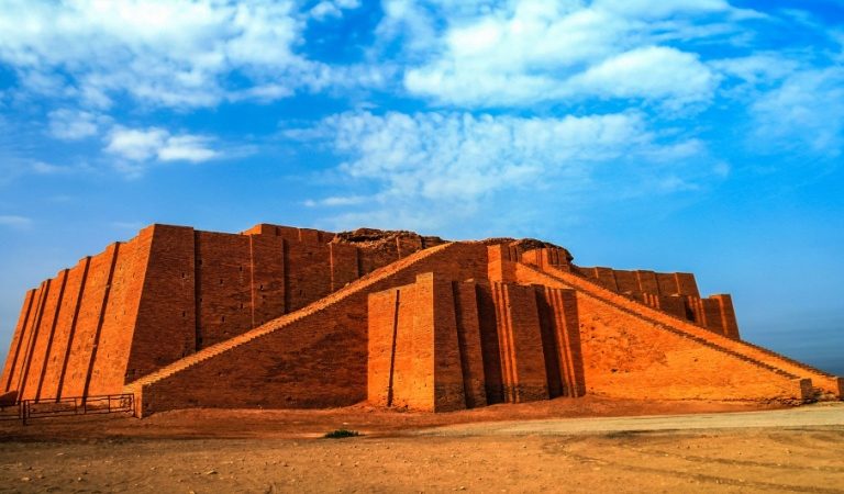 Восстановленный зиккурат в Ираке, историческое место некогда могущественной шумерской цивилизации. (Shutterstock) | Epoch Times Россия