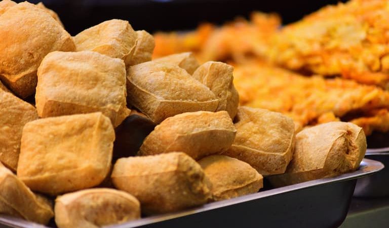 Почти каждое утро или вечер на углу улицы Гунжэнь можно увидеть старика, медленно толкающего тележку с тофу. (Pixabay) | Epoch Times Россия