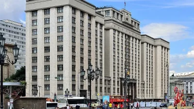 В Госдуме приняли законопроект о повышении в 10 раз штрафа для водителей за отказ остановиться