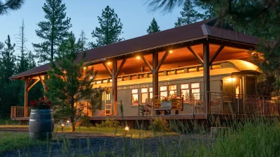 Отреставрировав раритетный вагон, семья Френч превратила его в эксклюзивное жильё