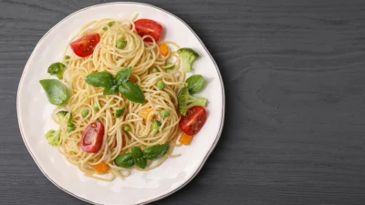 Паста «Примавера» с овощами, которые у вас есть