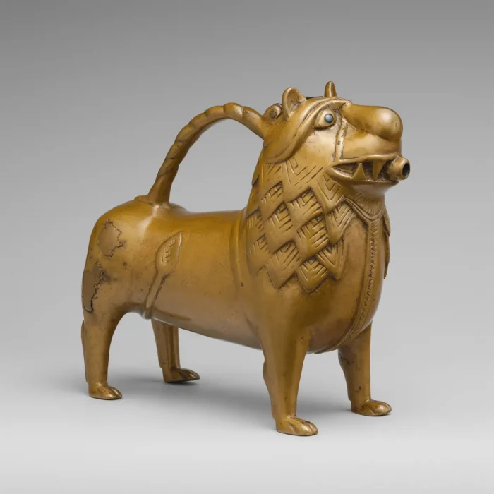 Средневековые бронзовые акваманилы из лучших музеев мира