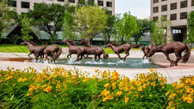 Сокровище Техаса: бронзовые мустанги из Лас-Колинас