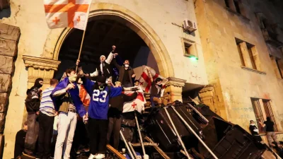 Выборы в Грузии окружены заявлениями о вмешательстве России и Запада