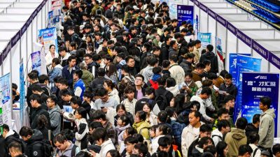 Безработный Китай: более 3 млн претендентов на менее 40 тыс. вакансий в госсекторе