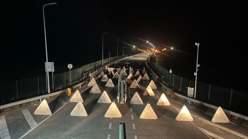 Литва установила противотанковые «зубы дракона» на границе с Россией Фото: Laurynas Kasčiūnas /соцсети
| Epoch Times Россия