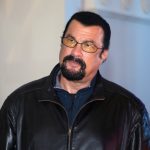 Стивен Сигал открыл в России завод по утилизации пластика