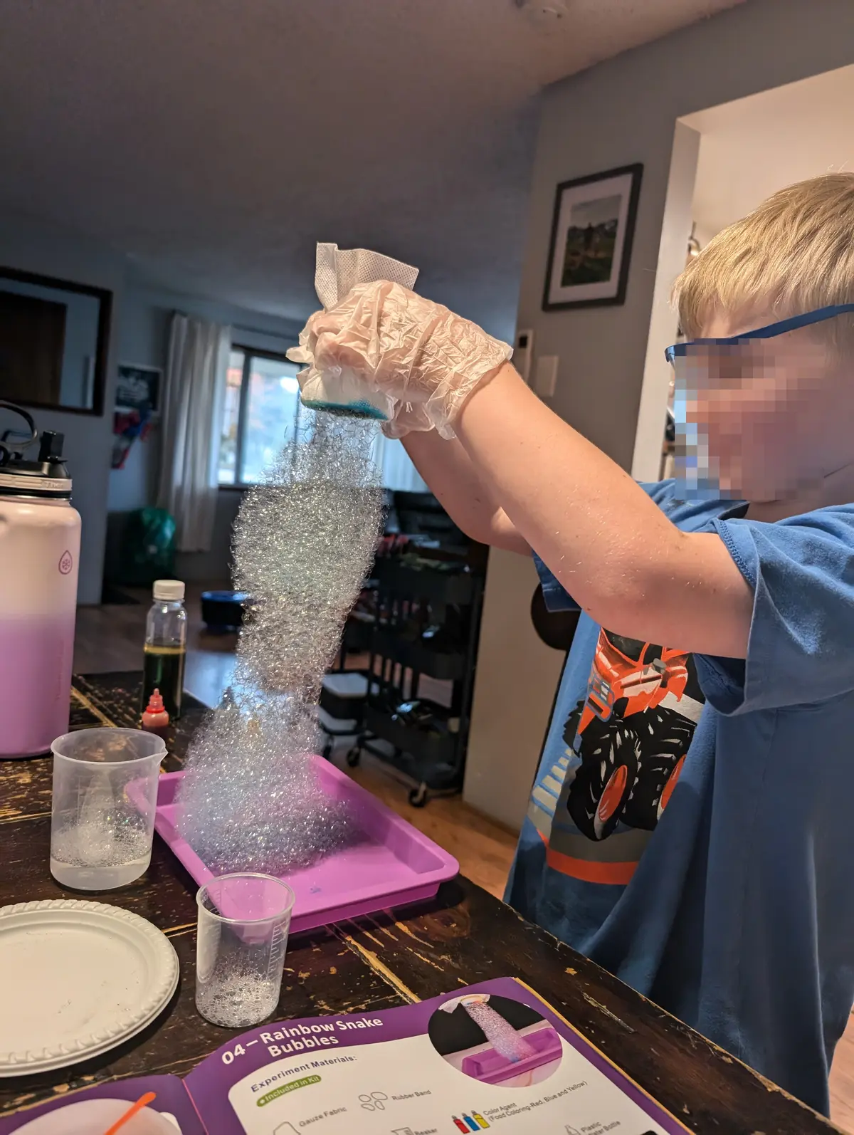 Женщина помогла незнакомой семье в трудной ситуации, и теперь их семьи связала дружба