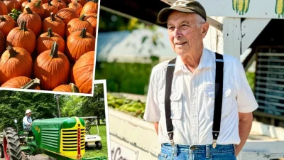 81-летний фермер продолжает активно работать на земле и обучать этому молодых