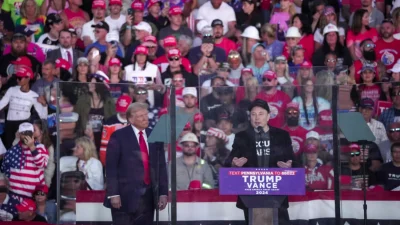 Маск поддержал Трампа на митинге, пообещав полёт на Марс