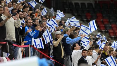 Около 10 израильских футбольных болельщиков пострадали от нападения толпы в Амстердаме