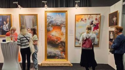 Международная художественная выставка «Искусство Чжэнь Шань Жэнь» трогает сердца людей