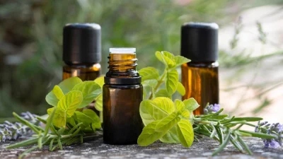 Три вида эфирных масел, облегчающих боль и устраняющих запах тела