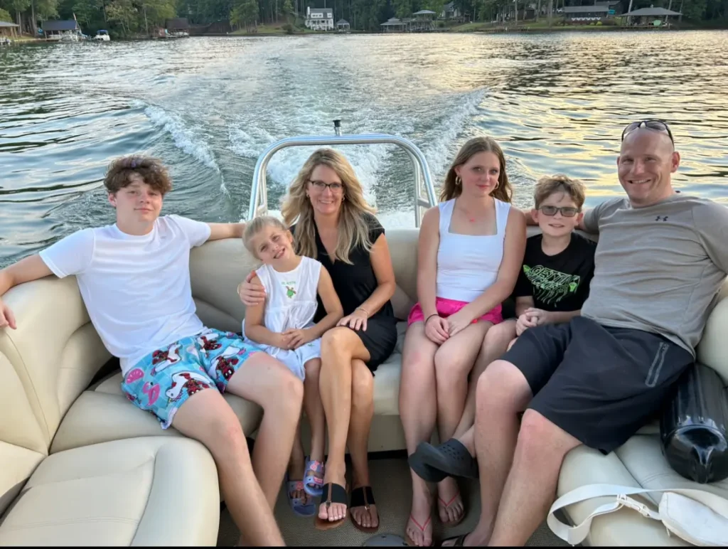 Многодетная мать переживала из-за работы в школьном буфете, но простая записка изменила всё