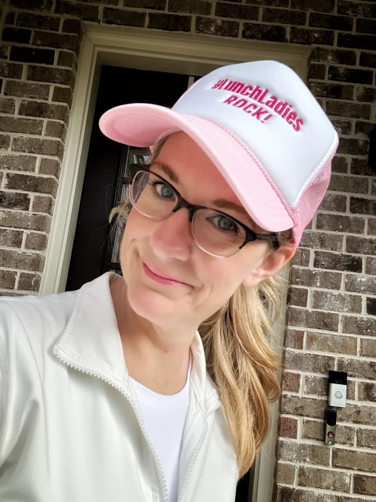 Многодетная мать переживала из-за работы в школьном буфете, но простая записка изменила всё