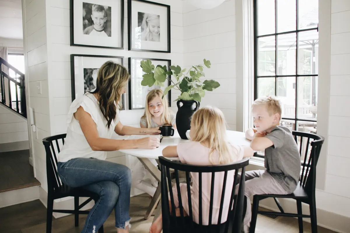 Меньше экранного времени и больше семейного — правило мамы четверых детей