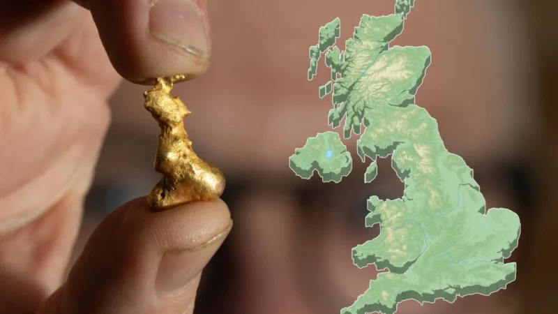 Золотой самородок, обнаруженный Джонатаном Нидхэмом, напоминает очертания Великобритании. (Tom Maddick/SWNS); Карта Великобритании. (magr80/Shutterstock)
 | Epoch Times Россия
