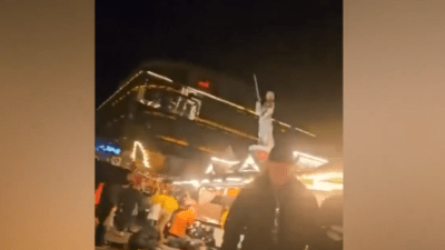 Автомобиль на скорости въехал в толпу на рождественской ярмарке в Германии