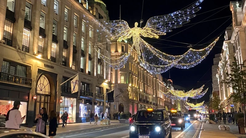 Лондон озаряет темные зимние ночи гирляндами мерцающих огней. (Cathy Lu, Rick Steves' Europe) | Epoch Times Россия