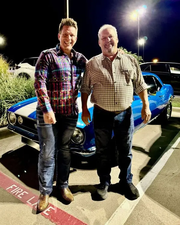 Отец ради семьи продал любимый автомобиль. Много лет спустя его ждал сюрприз